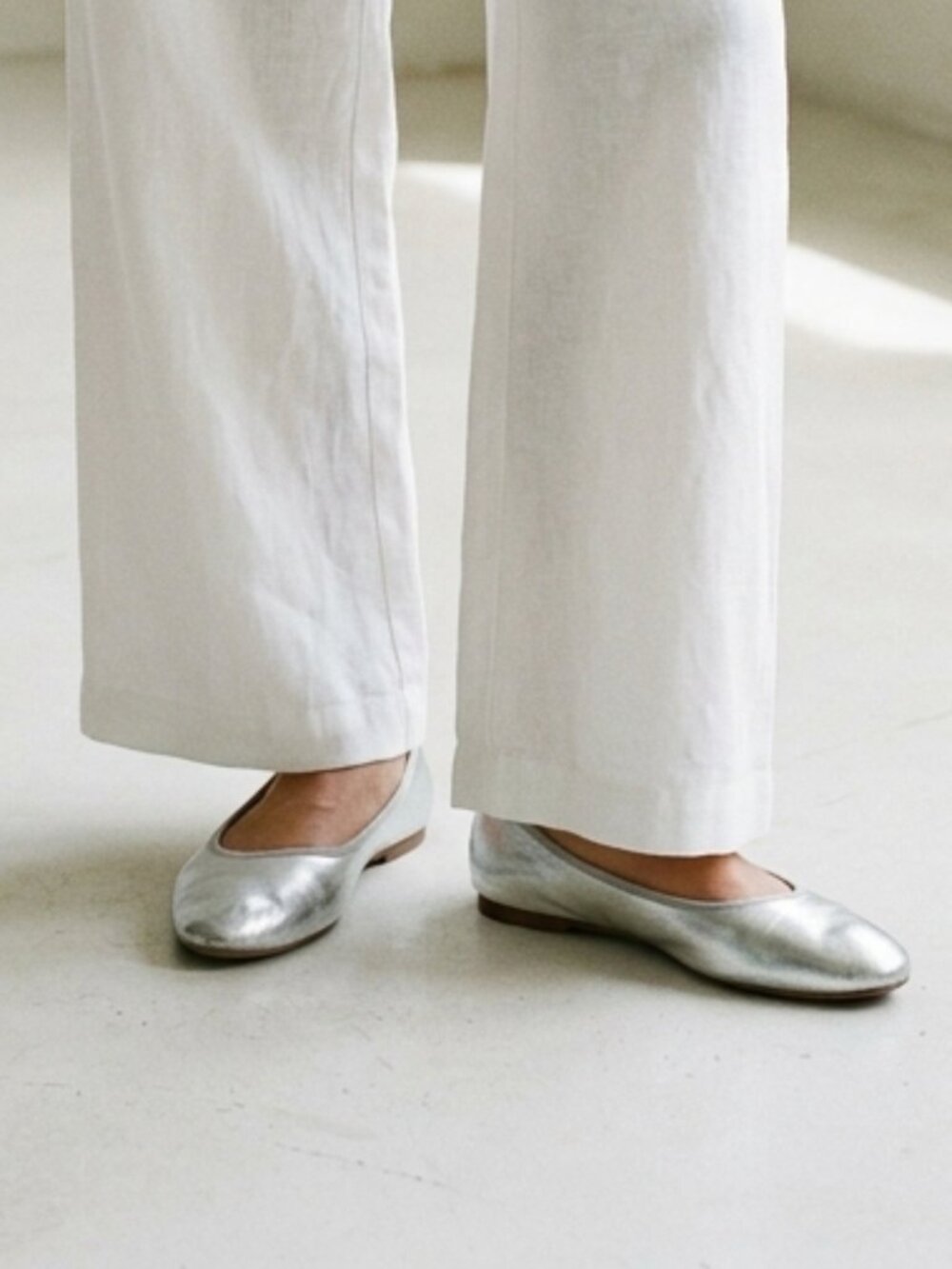 H&M Womens Flats Silver Metallic Pointed Toe Minimalist Balletcore Old Money 8.5